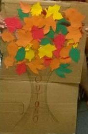 Arte de Outono :D meu filho amou fazer essa árvorezinha .